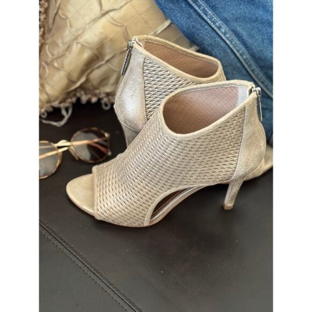 Donald J Pliner Metallic Woven Peep Toe 4"‎ Booties 7.5M Club Classic